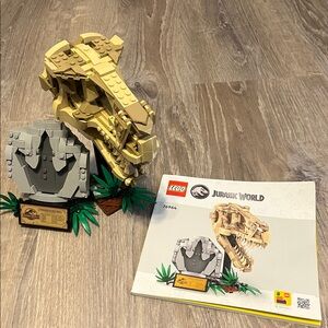 t-rex Lego set